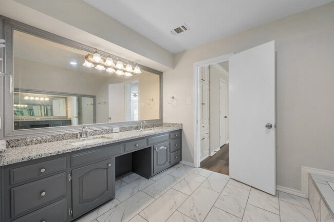 Building Photo - 4351 Bullfinch Ct