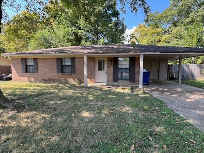 Primary Photo - Renovated 3 Bedroom 1 Bath Home for Rent!