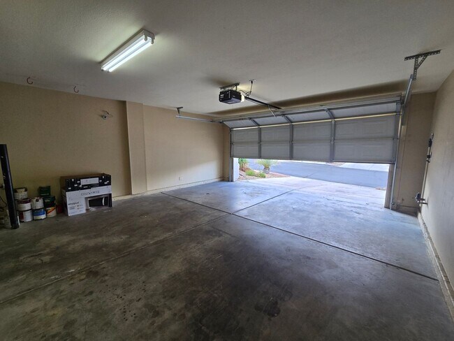 Building Photo - 816 Bow Creek Ln
