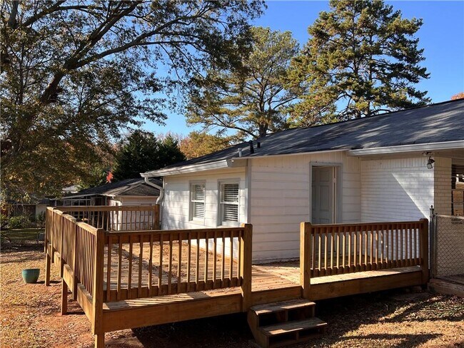 Building Photo - 2047 Panstone Ct SW