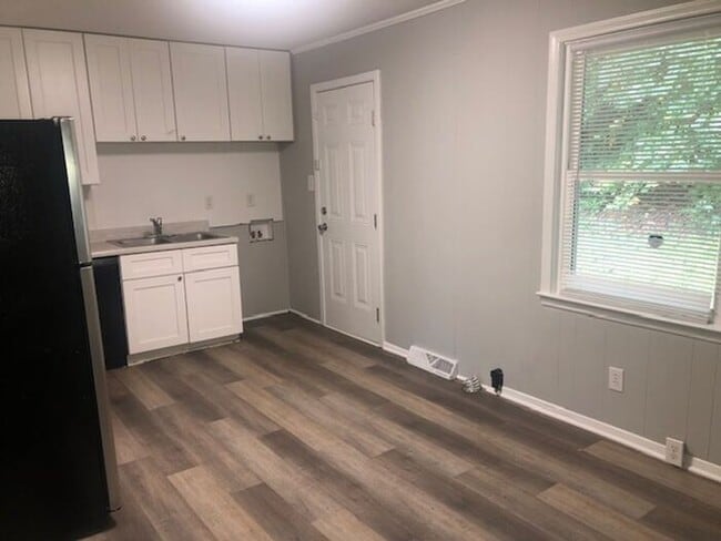 Building Photo - Three Bedroom Ranch Home in Yorkmount! COMING SOON!