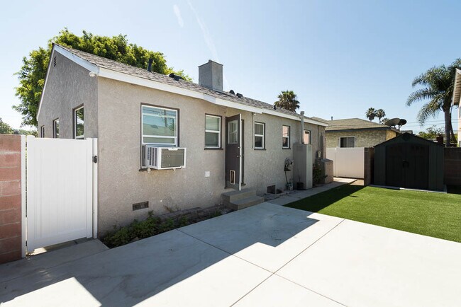 Building Photo - 2835 Pacific Ave