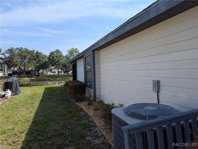 Building Photo - 9815 E Pebble Creek Ct