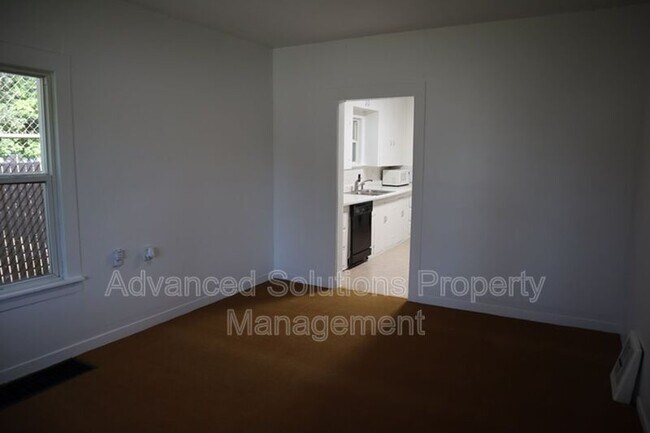 Building Photo - 1057 W 300 S