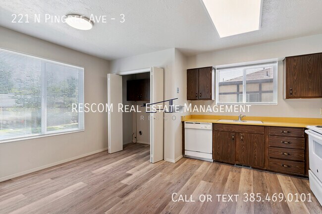 Building Photo - 221 N Pingree Ave