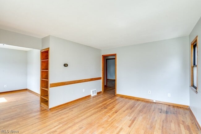 Building Photo - 8514 Deerfield Dr