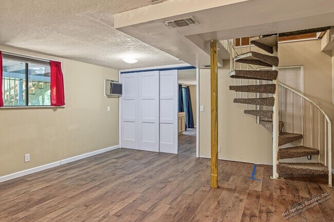 Building Photo - 68 Sierra Dr