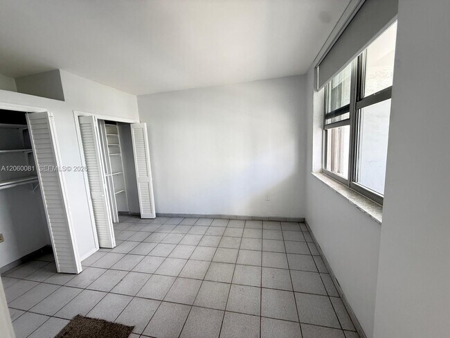 Building Photo - 5825 Collins Ave