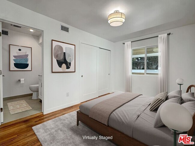 Building Photo - 5930 Willoughby Ave