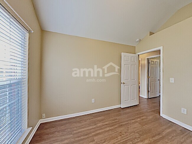 Building Photo - 111 Bennett Dr