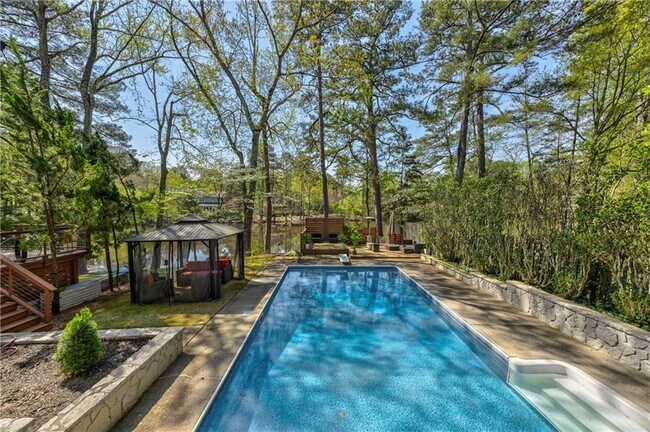Building Photo - 3360 Turtle Lake Dr SE