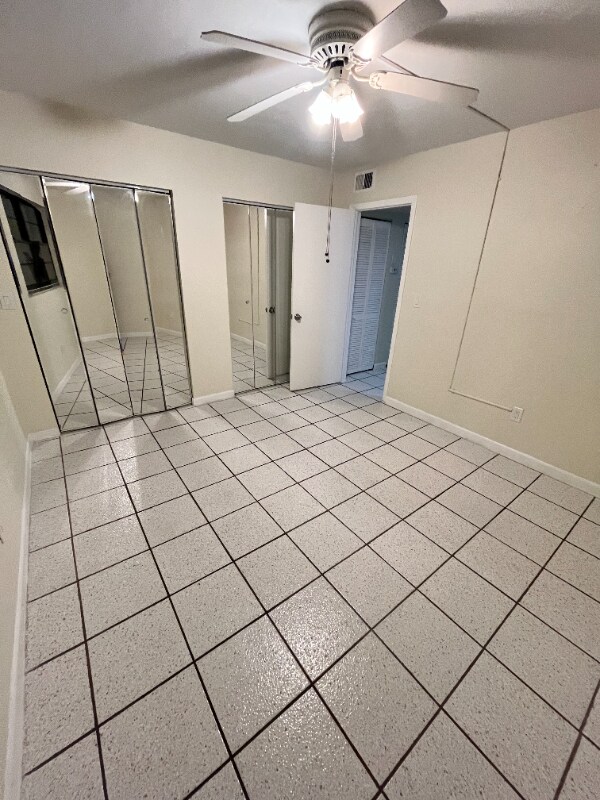 Building Photo - 2260 W 53rd Pl