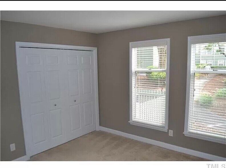 Building Photo - 1221 Westview Ln