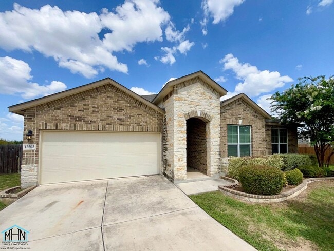 Building Photo - A Stunning 5-Bedroom, 3.5-Bathroom Home in the Heart of San Antonio, Texas!