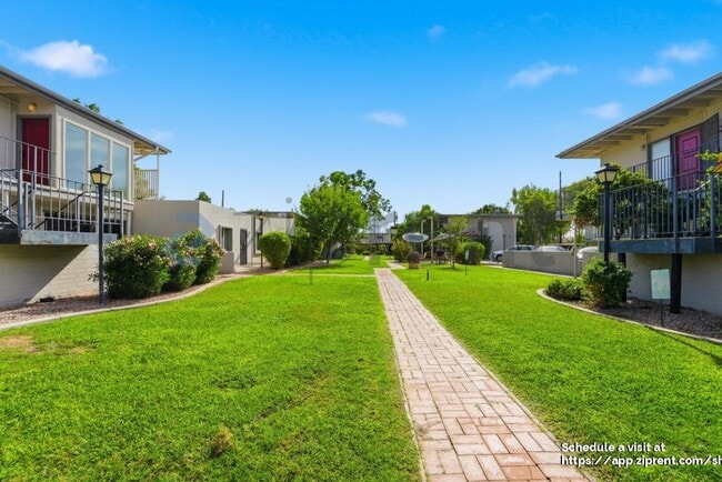 Building Photo - 4142 E Calle Redonda