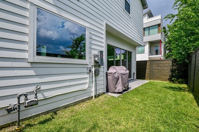 Building Photo - 7603 Jacquelyn Gdns Ln