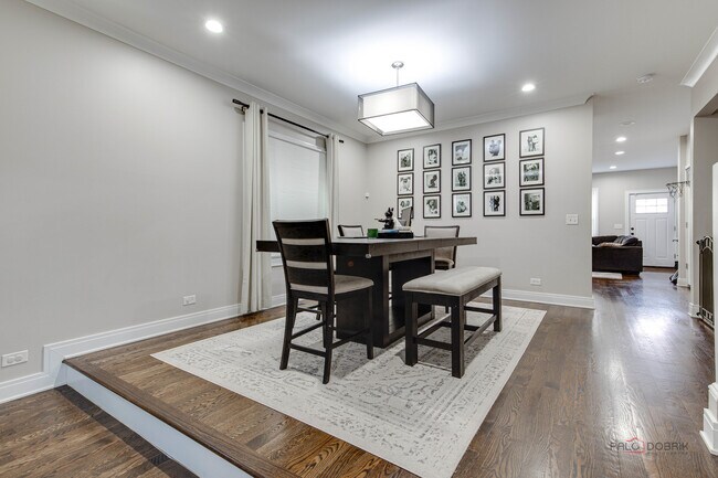 Building Photo - 3931 S Wells St