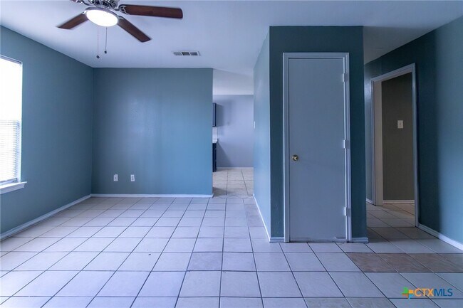 Building Photo - 1601 Benttree Dr