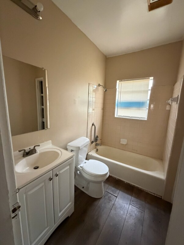 Building Photo - 12 4th Ave S