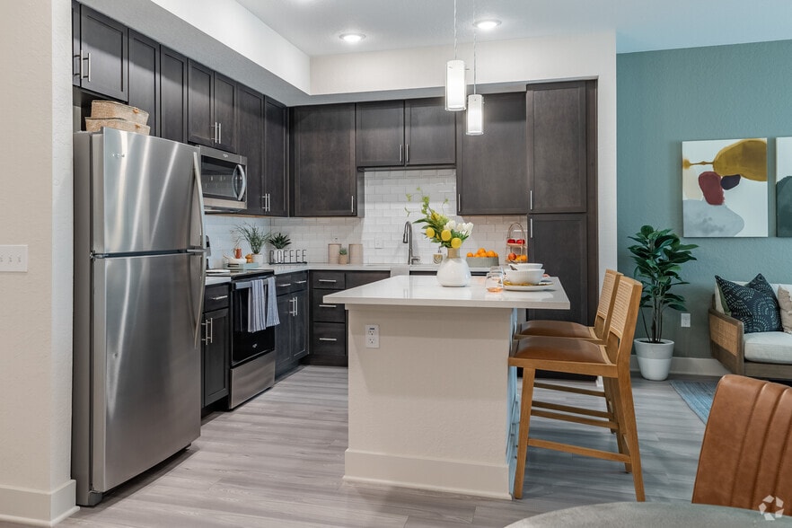 Caspian Tern - Kitchen - Gateway Commons Apartments