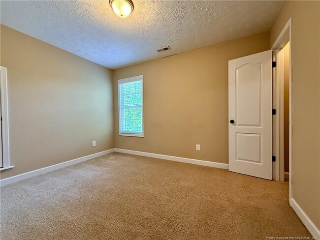 Building Photo - 422 Jamestown Ave