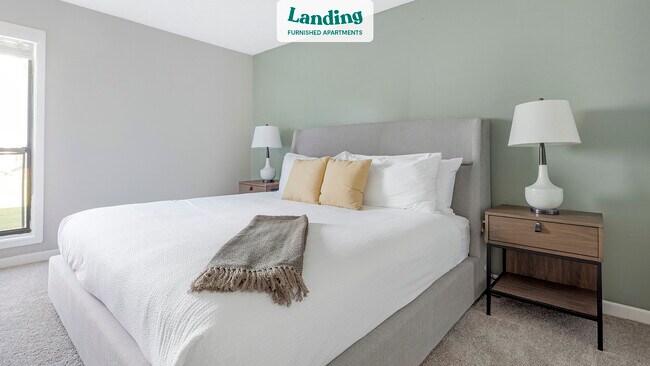 Building Photo - 3600 Park Lake Ln