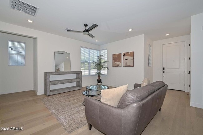 Building Photo - 11300 N Casa Dega Dr