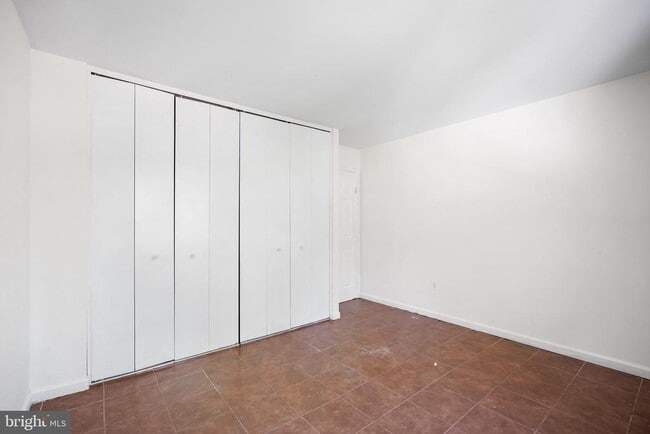 Building Photo - 2696 Seville Cir