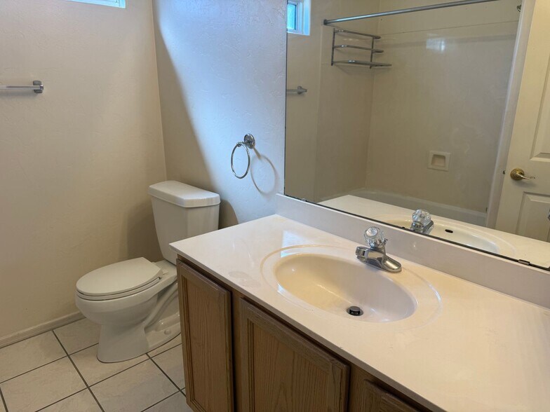 Building Photo - 7917 E Waverly St