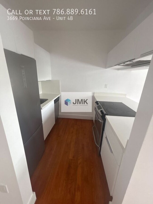 Building Photo - Modern 1-Bedroom Apartment with Private Pa...