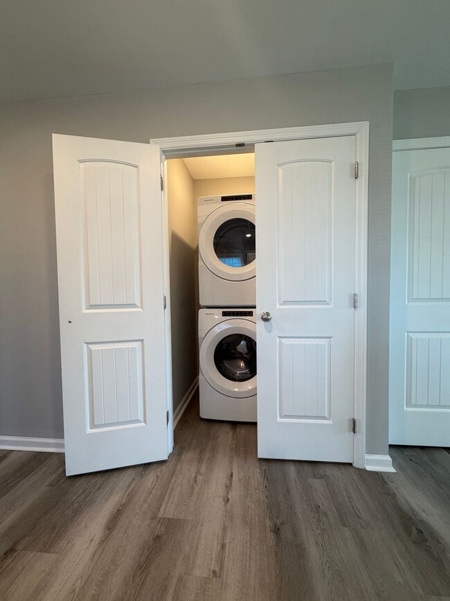 Building Photo - Find Your Fresh Start This Spring! Move in for $500! No rent until April and $100 off your first ...