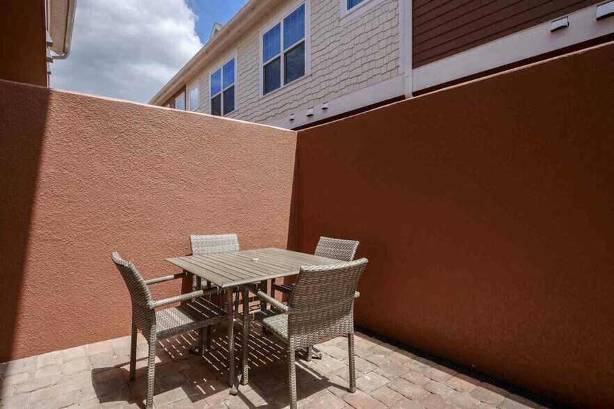 Building Photo - 7590 Sunny Dreams Ln