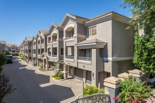 Primary Photo - Villas At Stonecreek