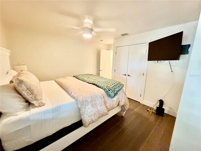 Building Photo - 980 Boca Ciega Isle Dr