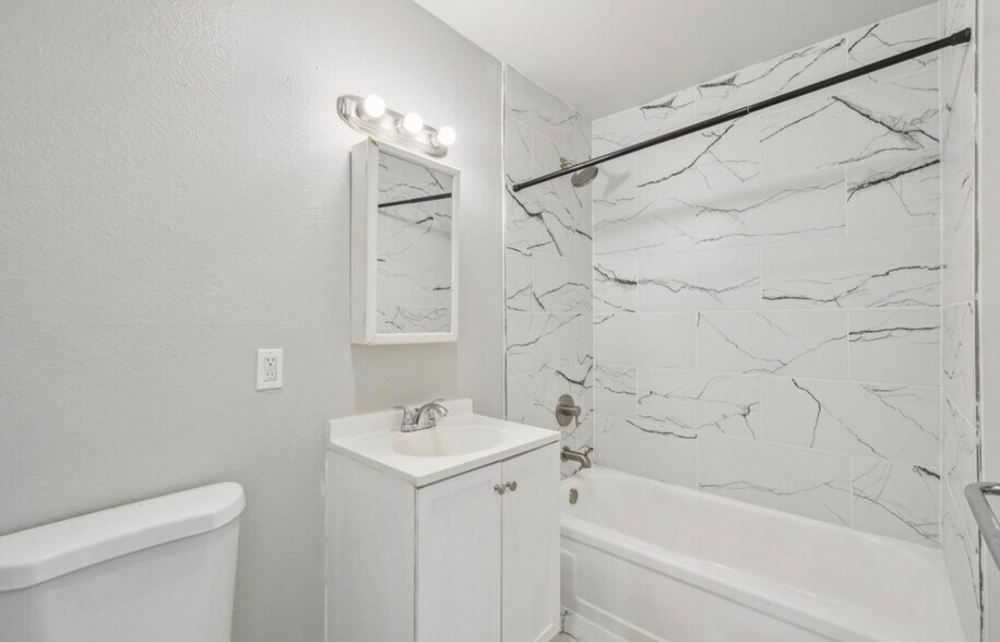 Building Photo - 3341 E Fountain Blvd