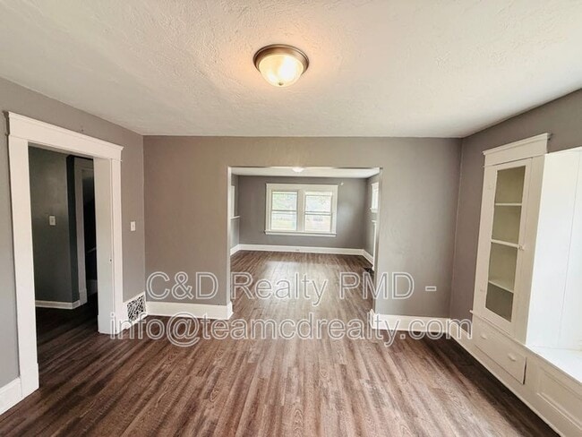 Building Photo - 15925 Friend Ave
