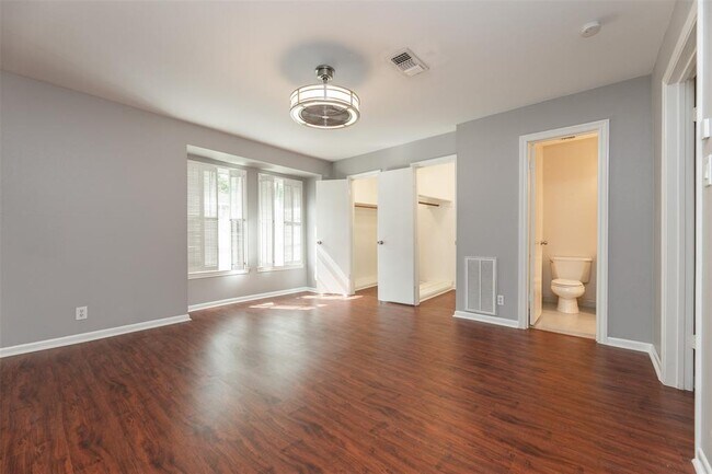 Building Photo - 6307 Del Monte Dr