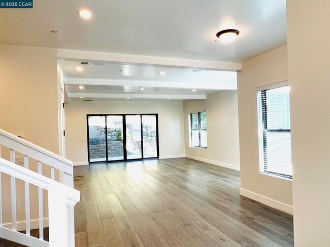 Building Photo - 6 Linda Vista