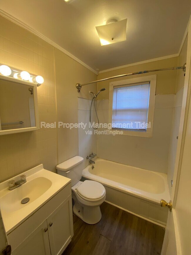 Building Photo - 511 Randolph Rd