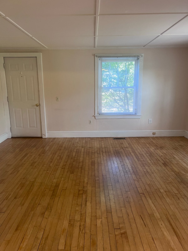 Building Photo - 360 Maple St