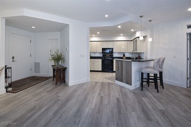 Building Photo - 19000 Lake Rd