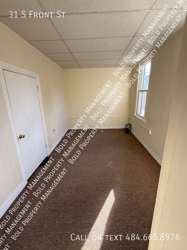 Building Photo - 31 S Front St