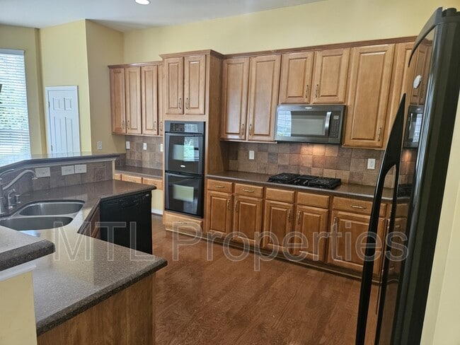 Building Photo - 849 Platinum Dr
