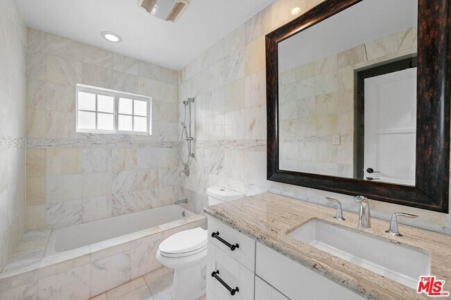 Building Photo - 1126 S Bundy Dr