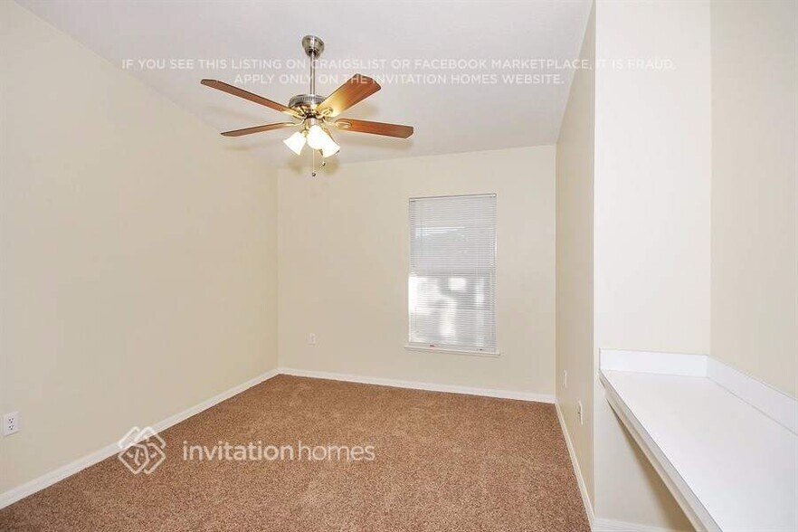 Building Photo - 159 Velveteen Pl