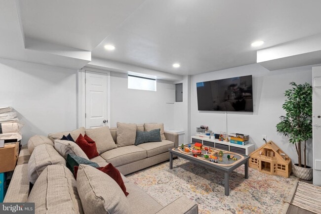 Building Photo - 4500 Eastway Ct