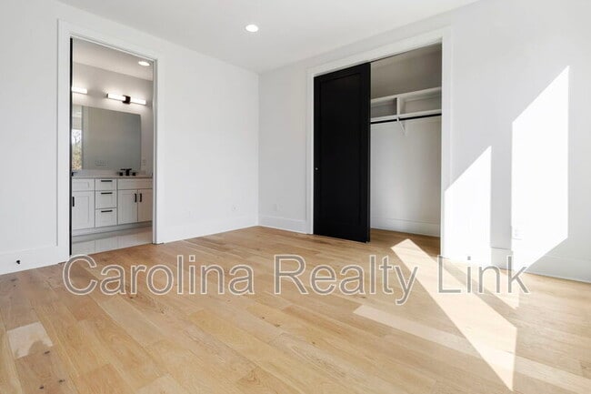 Building Photo - 3523 Avalon Ave