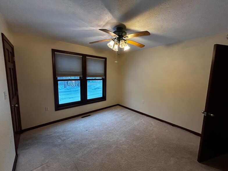 Office or 2nd bedroom - 14 Conewango Ave