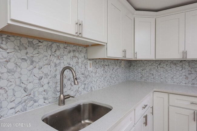 Building Photo - 127 7th St