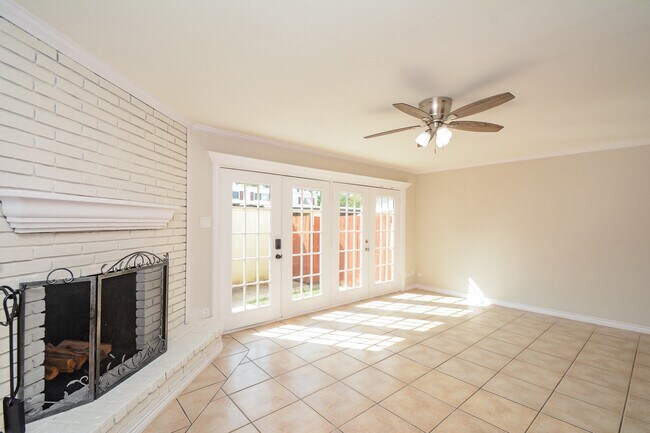 Building Photo - 13282 Trail Hollow Dr